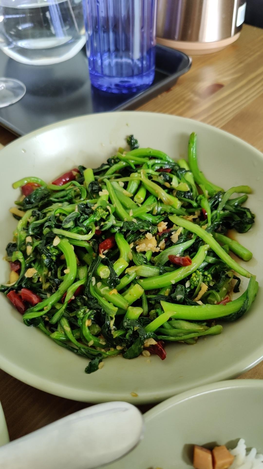 油菜苔这样炒来吃，真的比肉香！