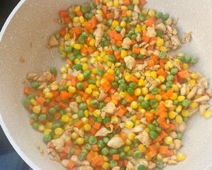 低脂美味－玉米青豆鸡丁的做法 步骤6