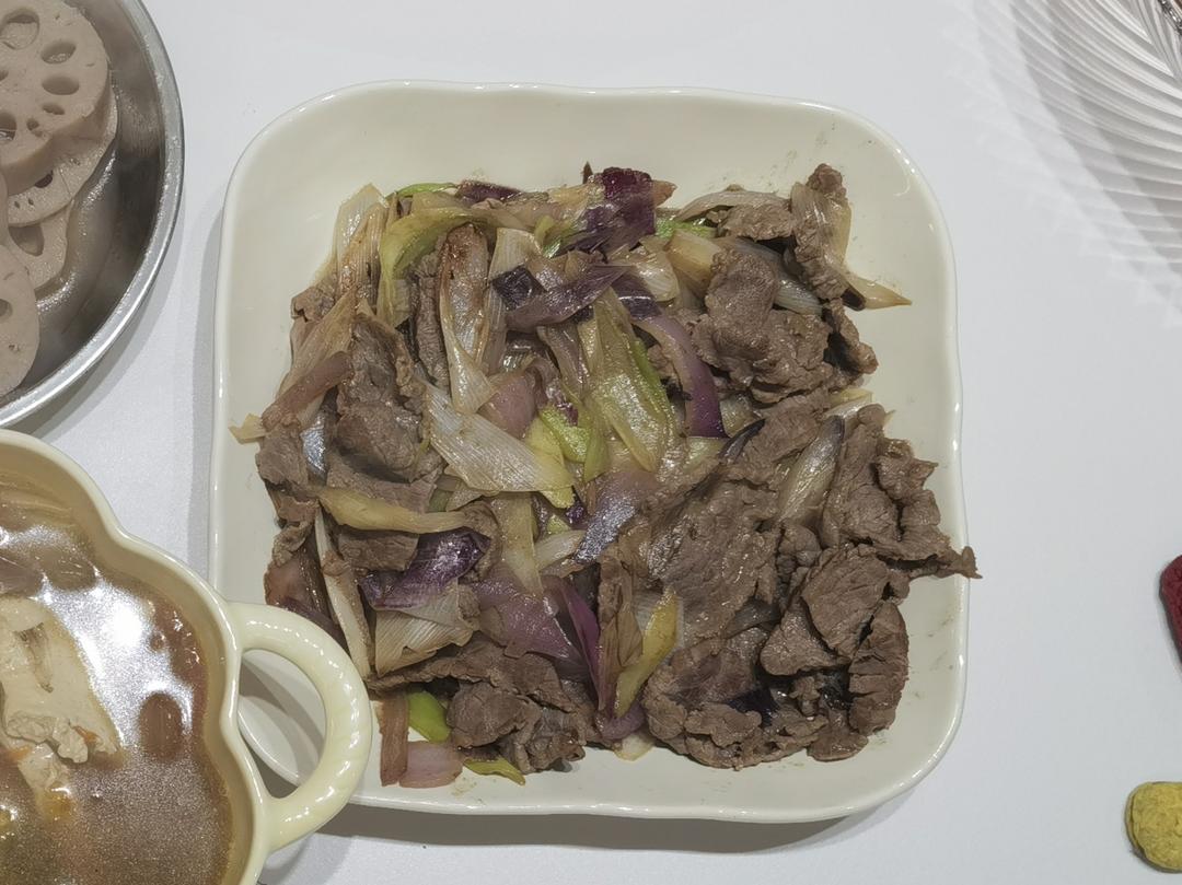葱香浓郁的葱爆牛肉