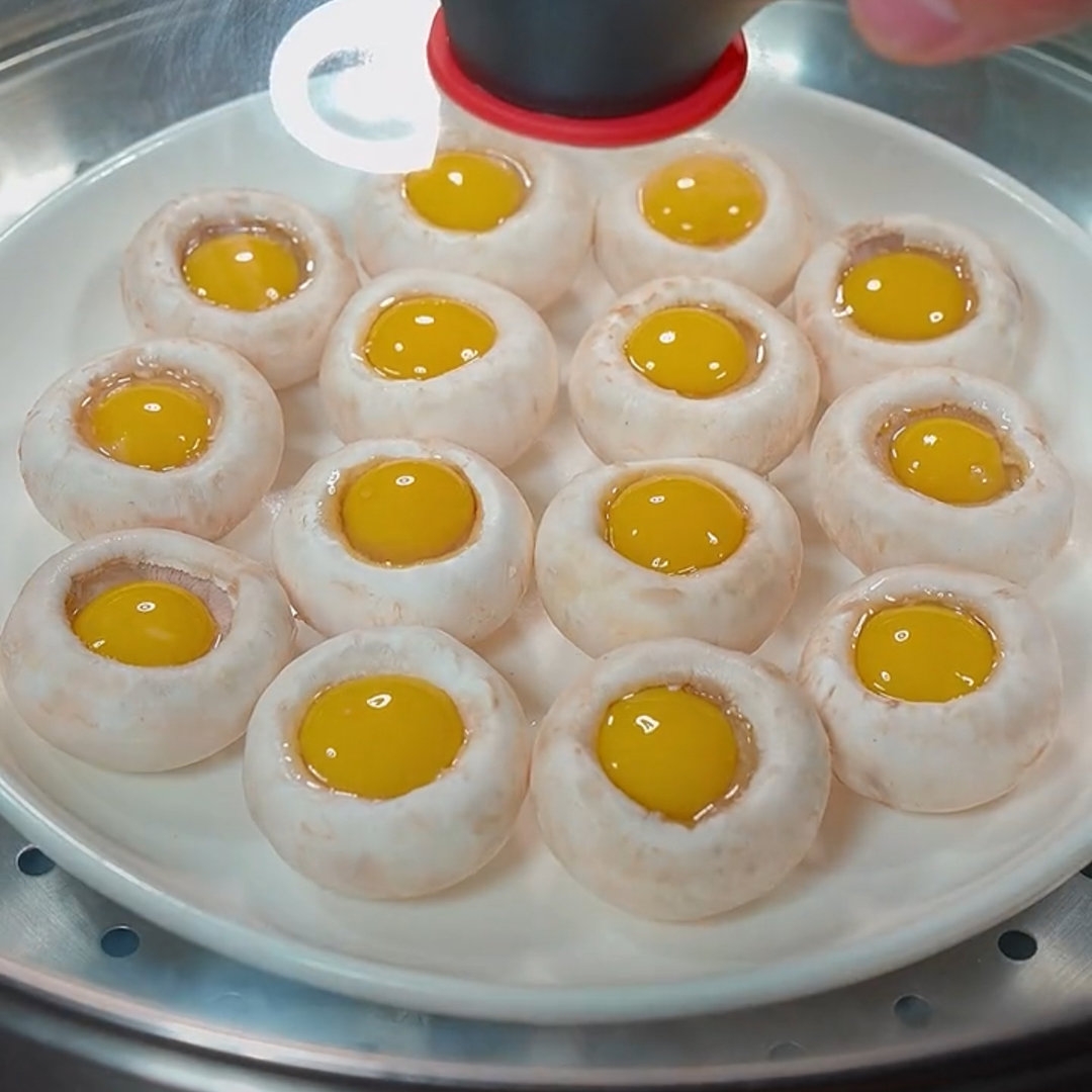 口菇蒸鹌鹑蛋的做法 步骤3