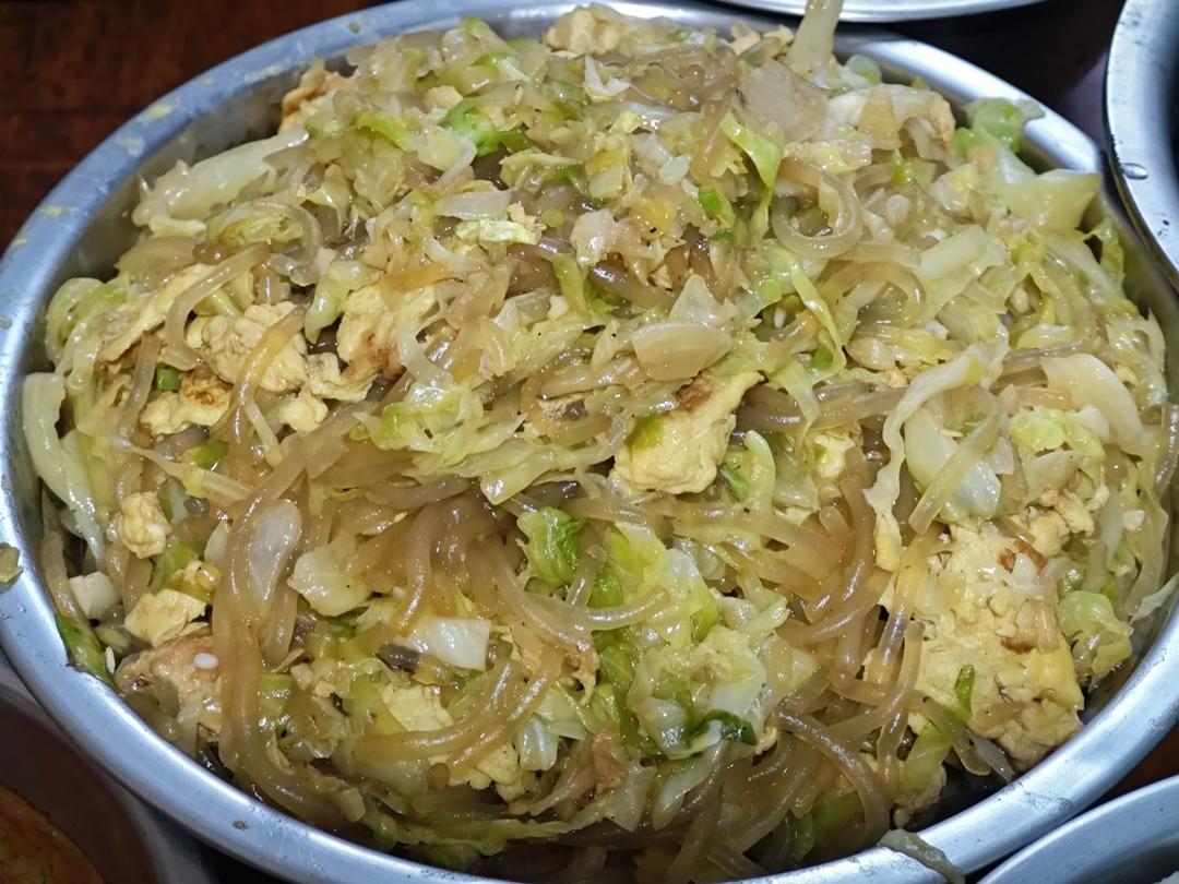包菜粉丝炒鸡蛋