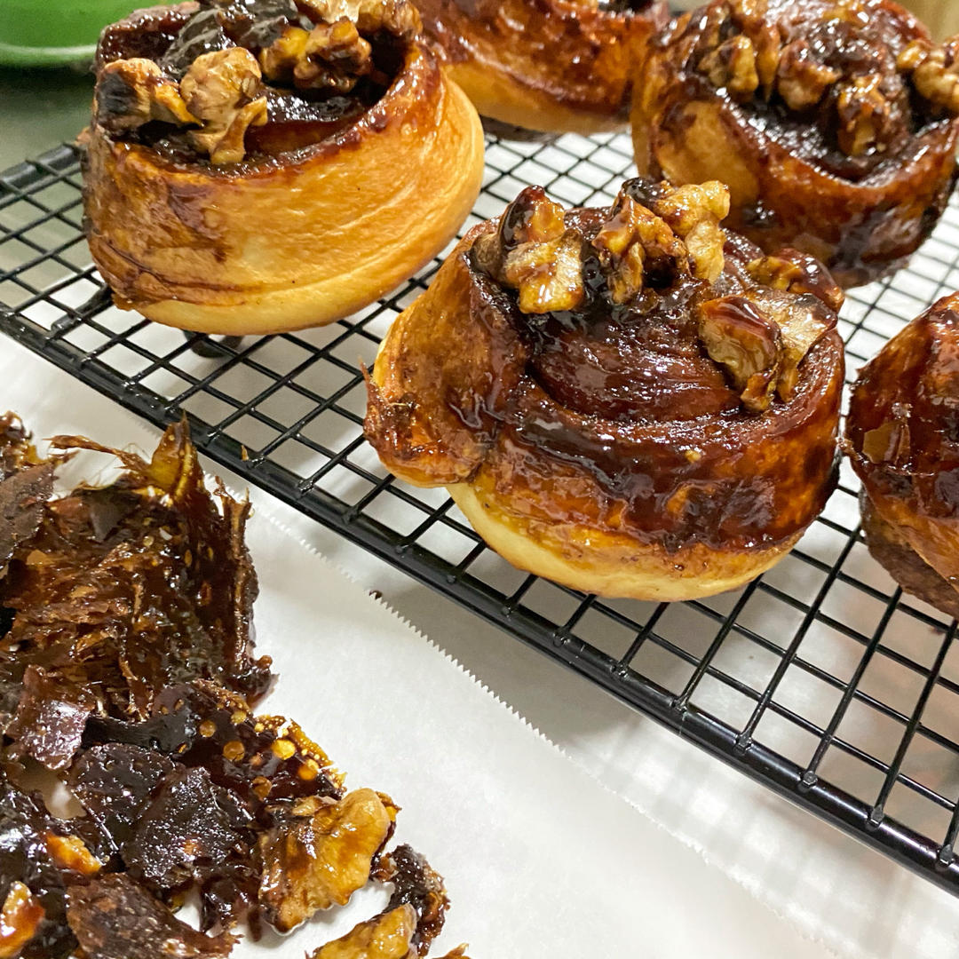 焦糖胡桃肉桂卷