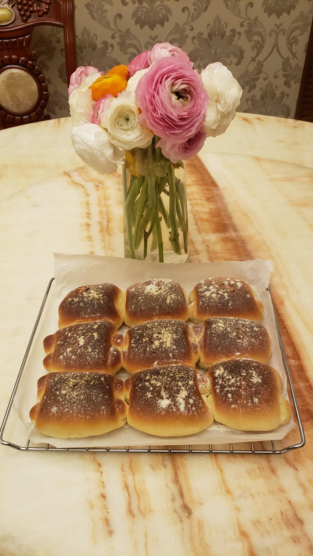 超软牛奶小面包