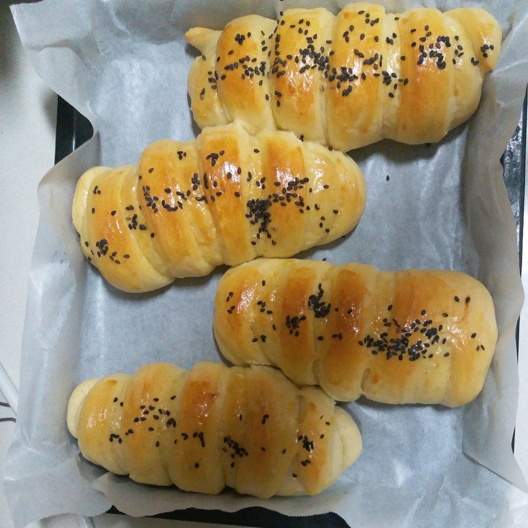 毛毛虫肉松面包