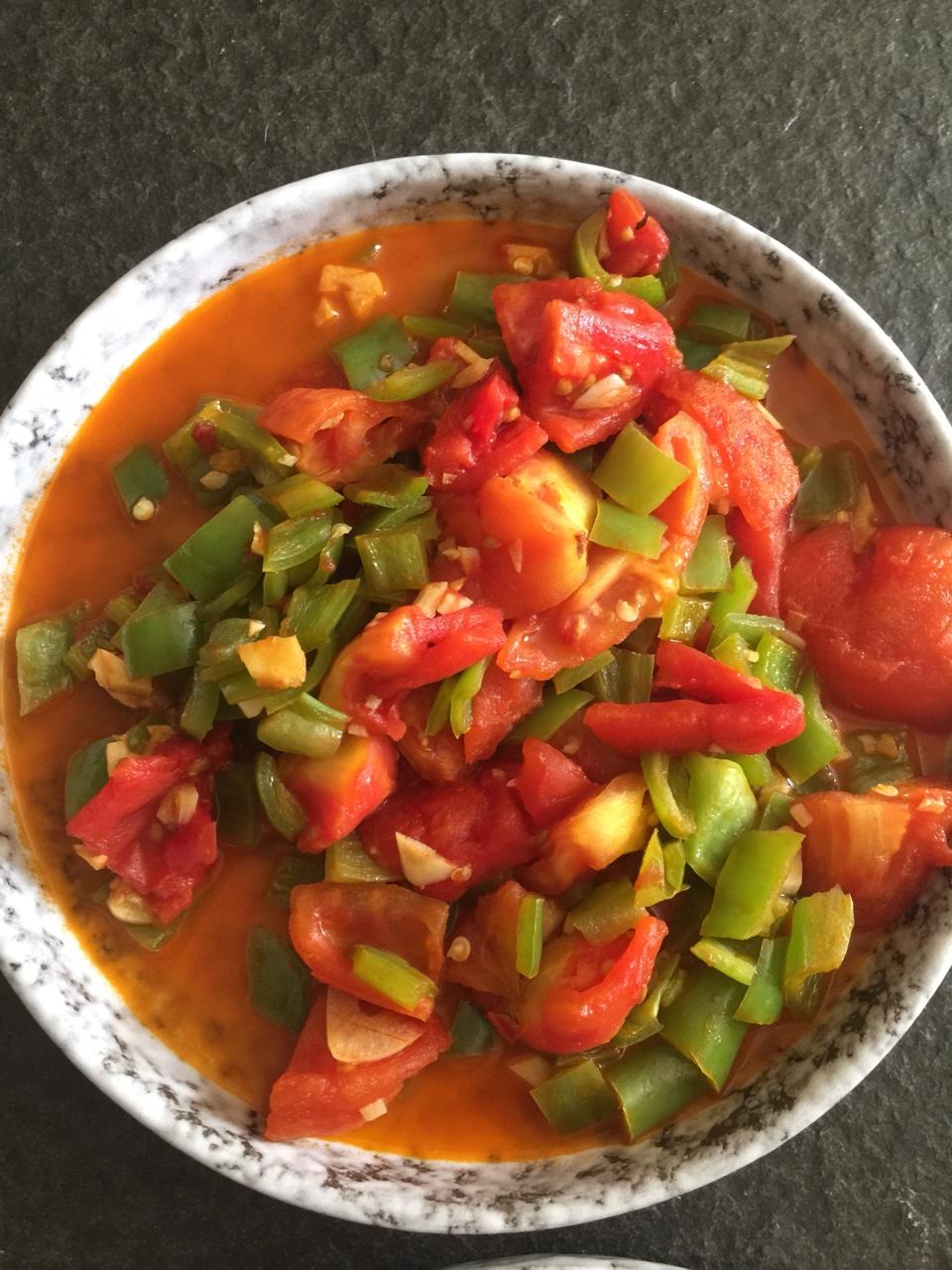 joelyz做的西红柿炒辣椒下饭神器