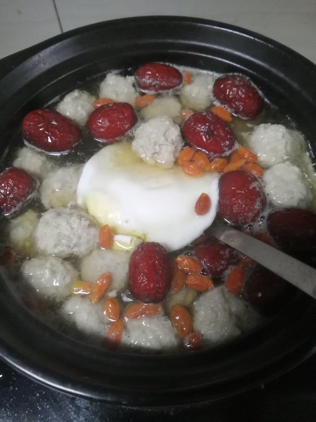 爱是等价的做的家宴必备丨手剁肉丸汤