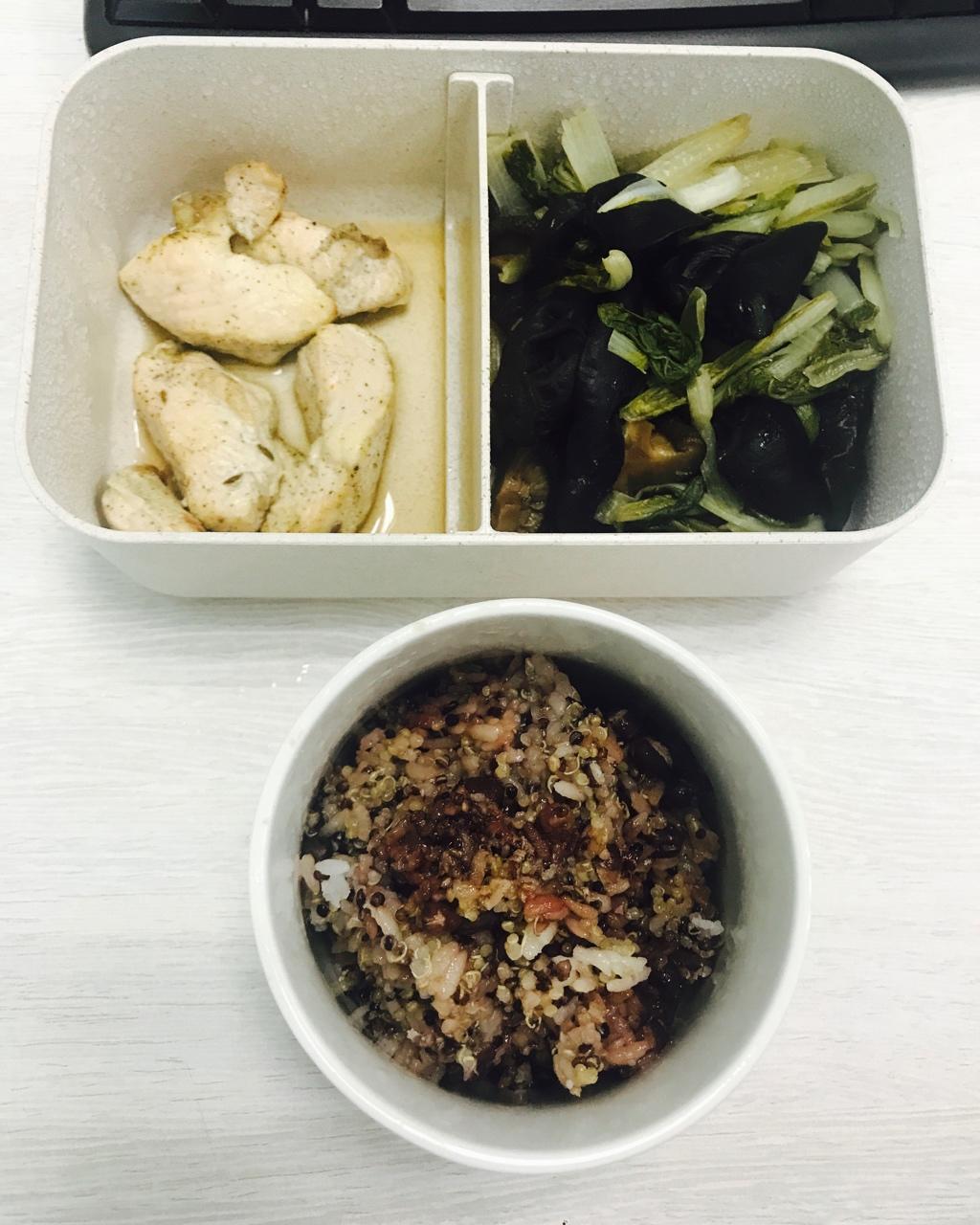 周周今天吃什么。
