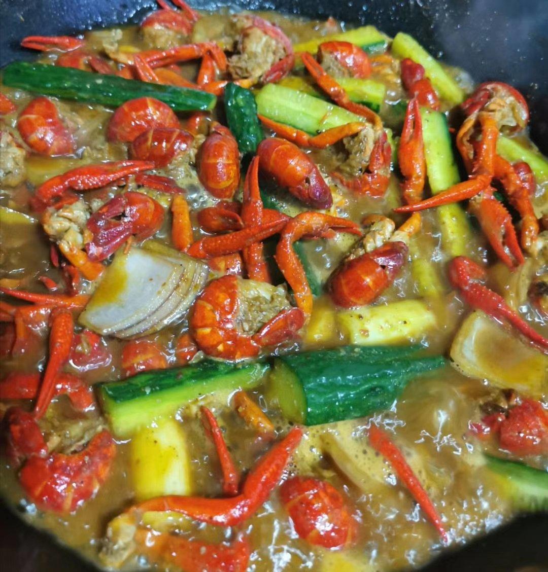 干净简单超香版十三香小龙虾（教你这么挑小龙虾，怎么彻底清洗）