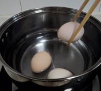 鲜虾豆腐酿天使蛋的做法 步骤2