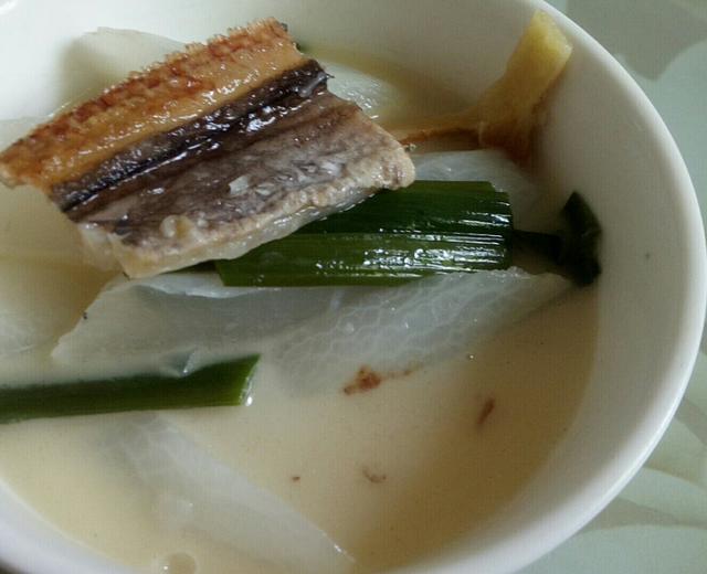 鳗鱼干炖萝卜汤