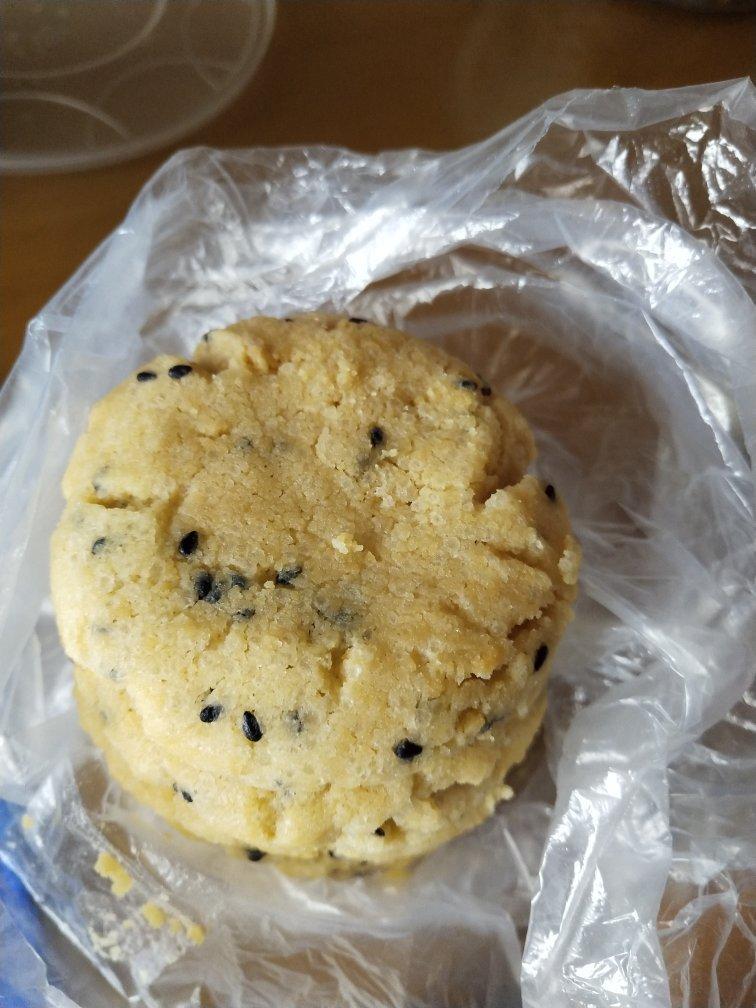轻轻一按就碎掉的原味桃酥（不输猪油版）