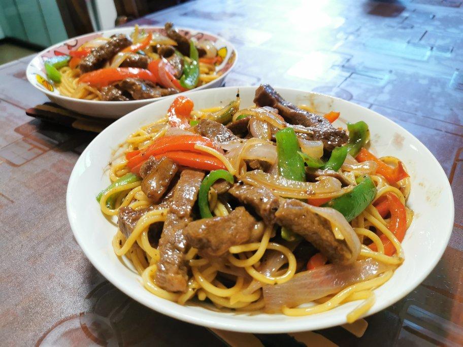 黑椒牛柳炒意面