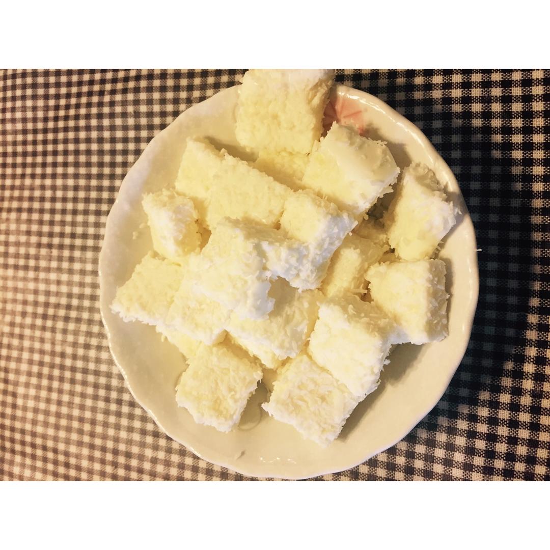 完胜85度C牛奶椰丝小方