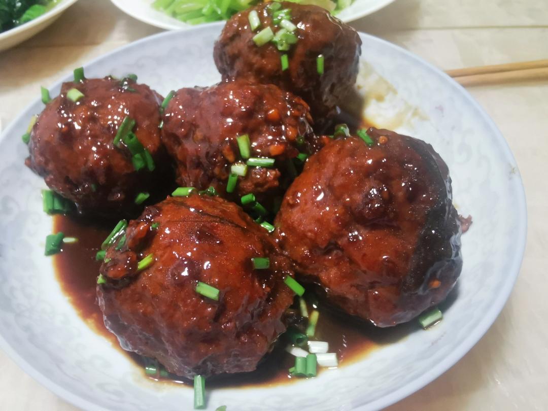 红烧狮子头(四喜丸子)家庭版，简单美味