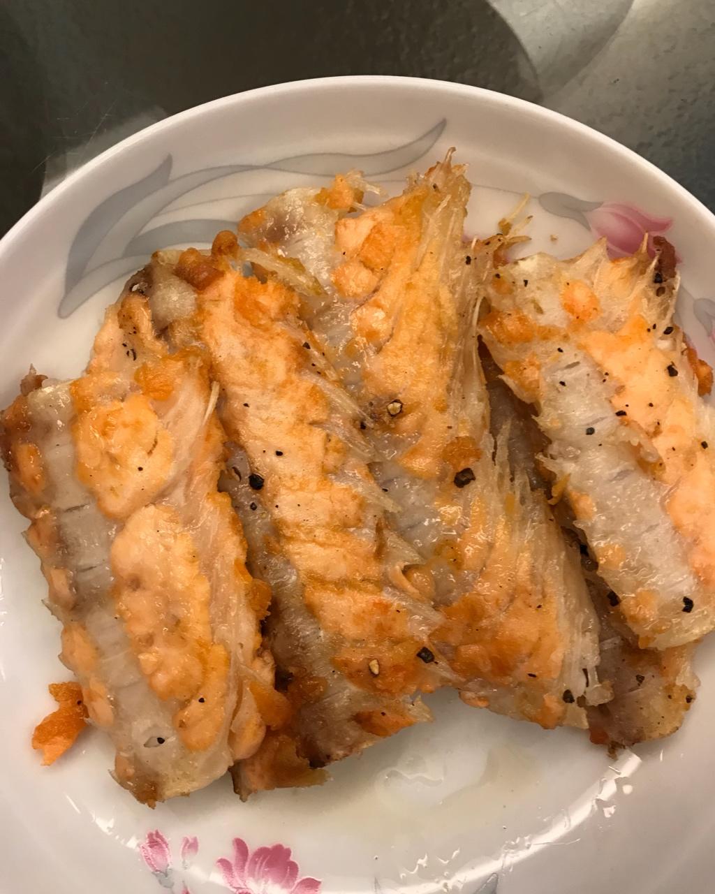 清花月痕做的香煎三文鱼骨