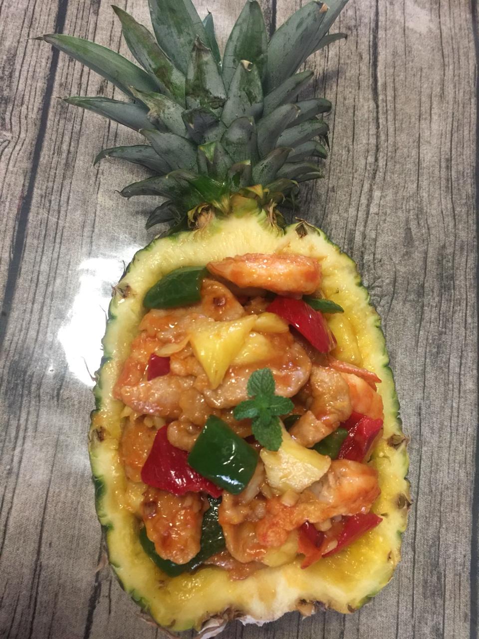 菠萝咕咾虾