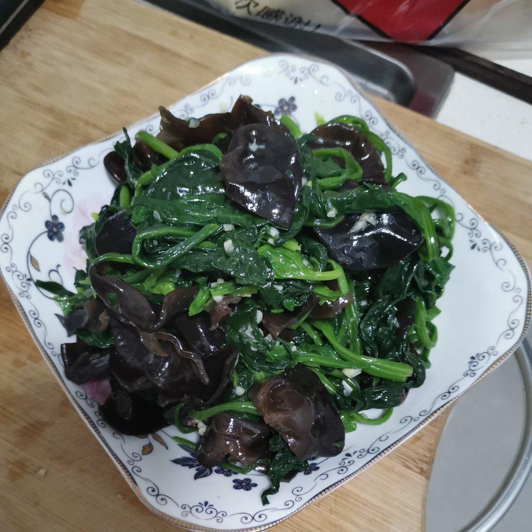 凉拌菠菜(家传秘方)