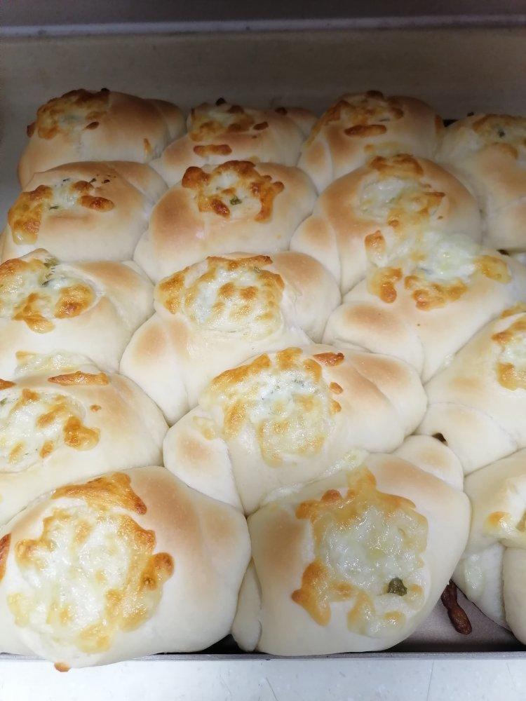 可爱哒小胖砸‼️葱香芝士火腿面包🥯