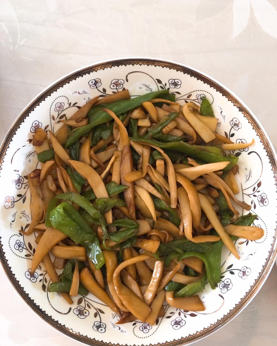 青椒素炒杏鲍菇