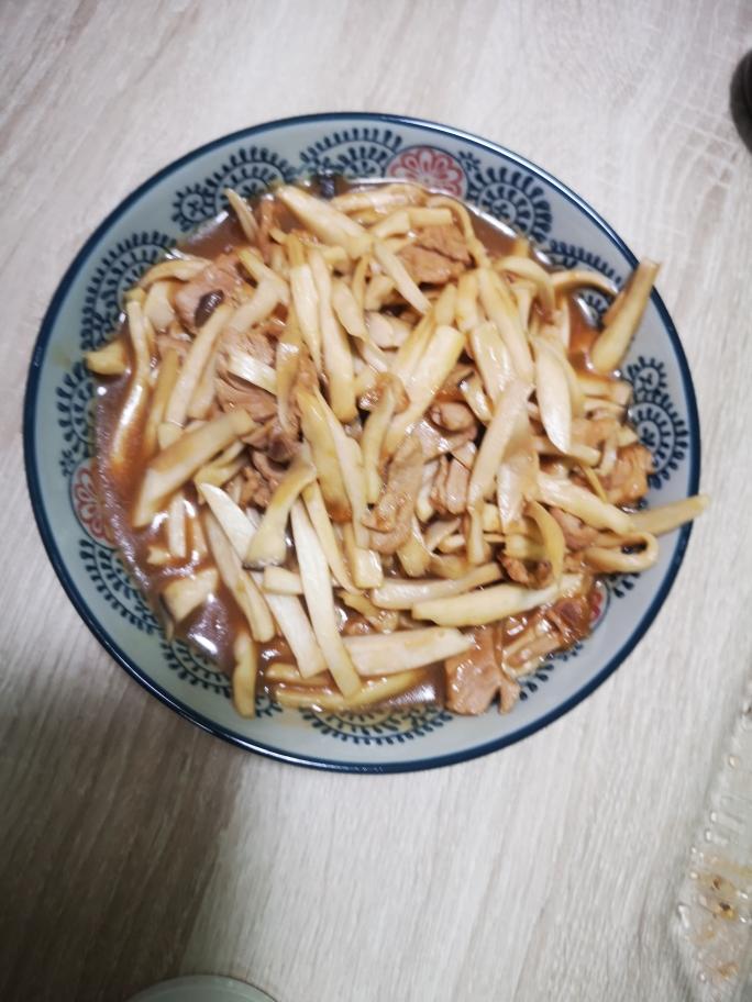 手撕杏鲍菇炒肉