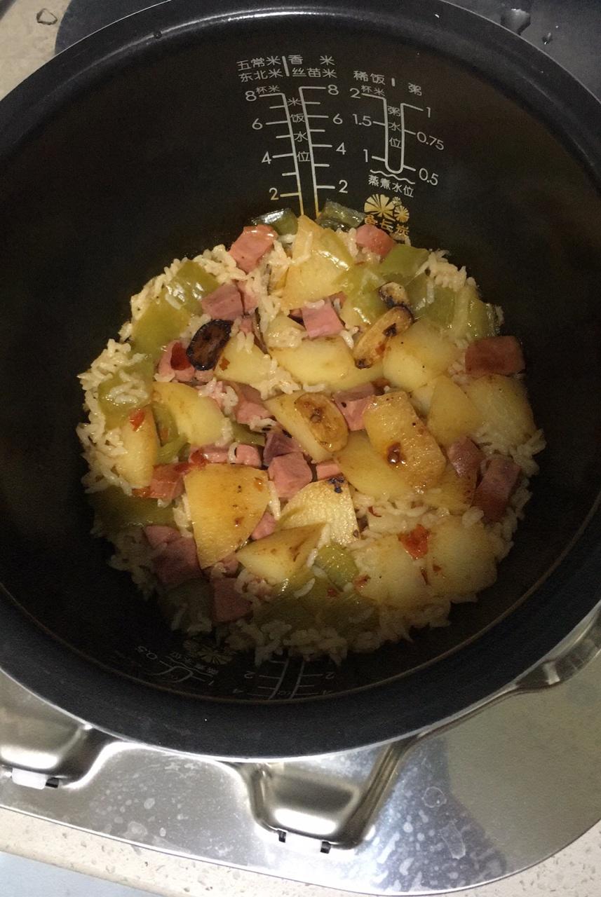 土豆焖饭（电饭锅版）