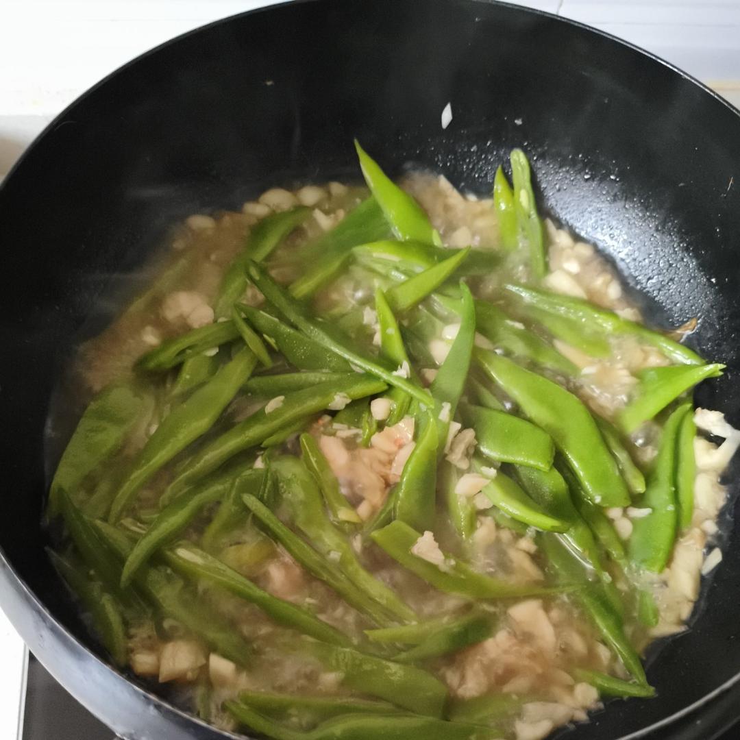 超简单的油焖扁豆角😋