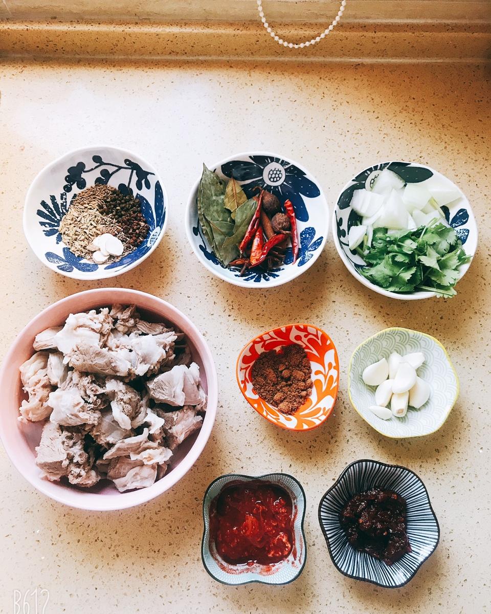 堂妈教你做红汤羊蝎子火锅