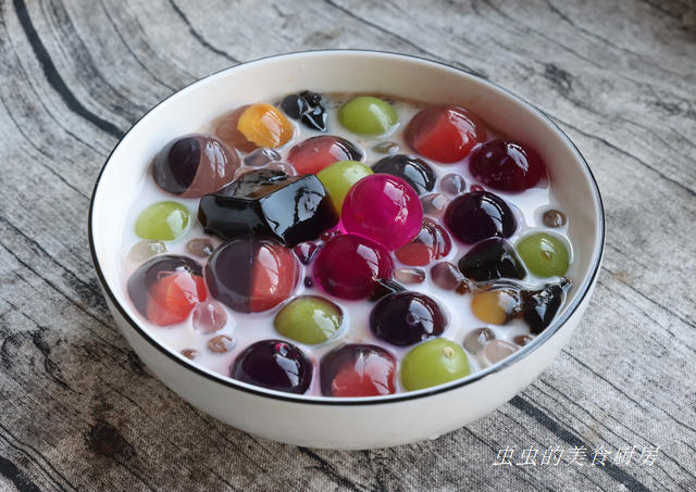 夏日鲜果凉粉球的做法