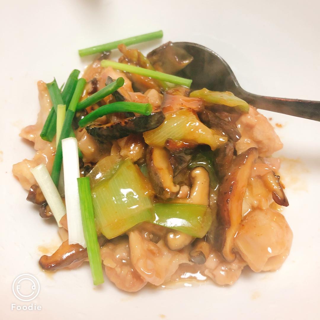 鸡肉炒香菇