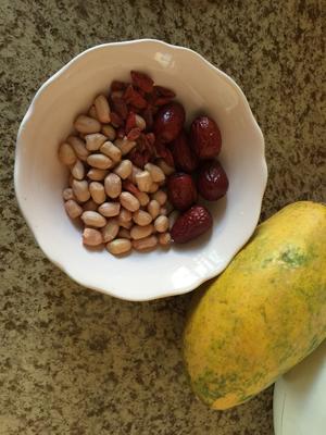 木瓜枸杞红枣花生汤的做法 步骤1