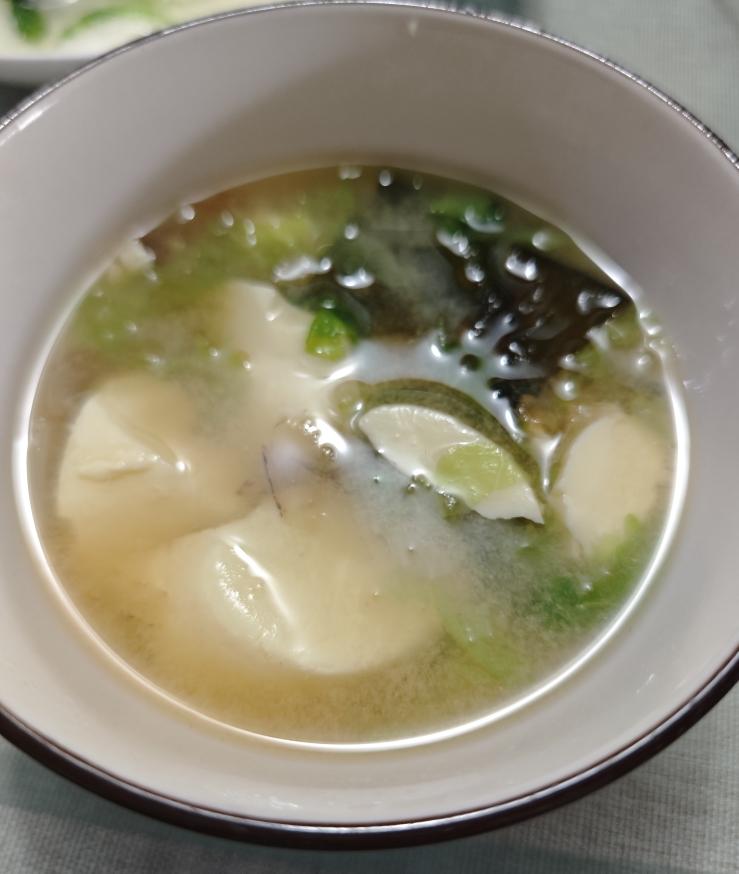 豆腐裙带菜味噌汤
