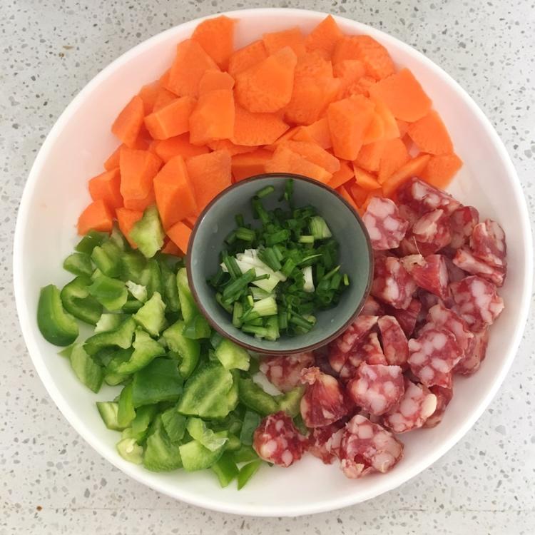 香肠胡萝卜饭
