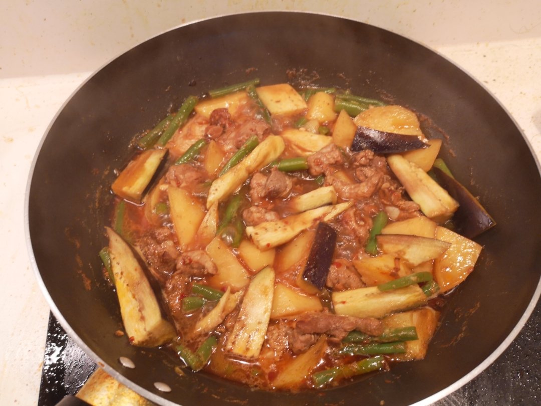 一定要用铁锅做的菜“排骨土豆炖豆角”