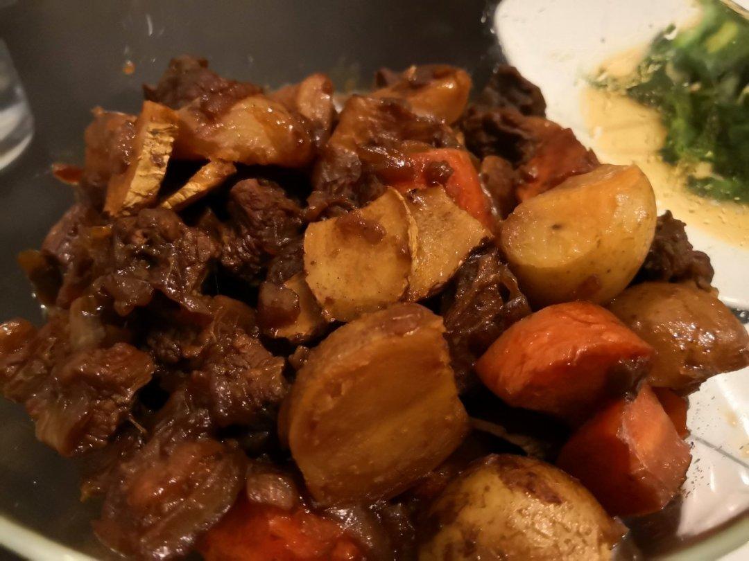 沙沙土豆胡萝卜炖牛肉