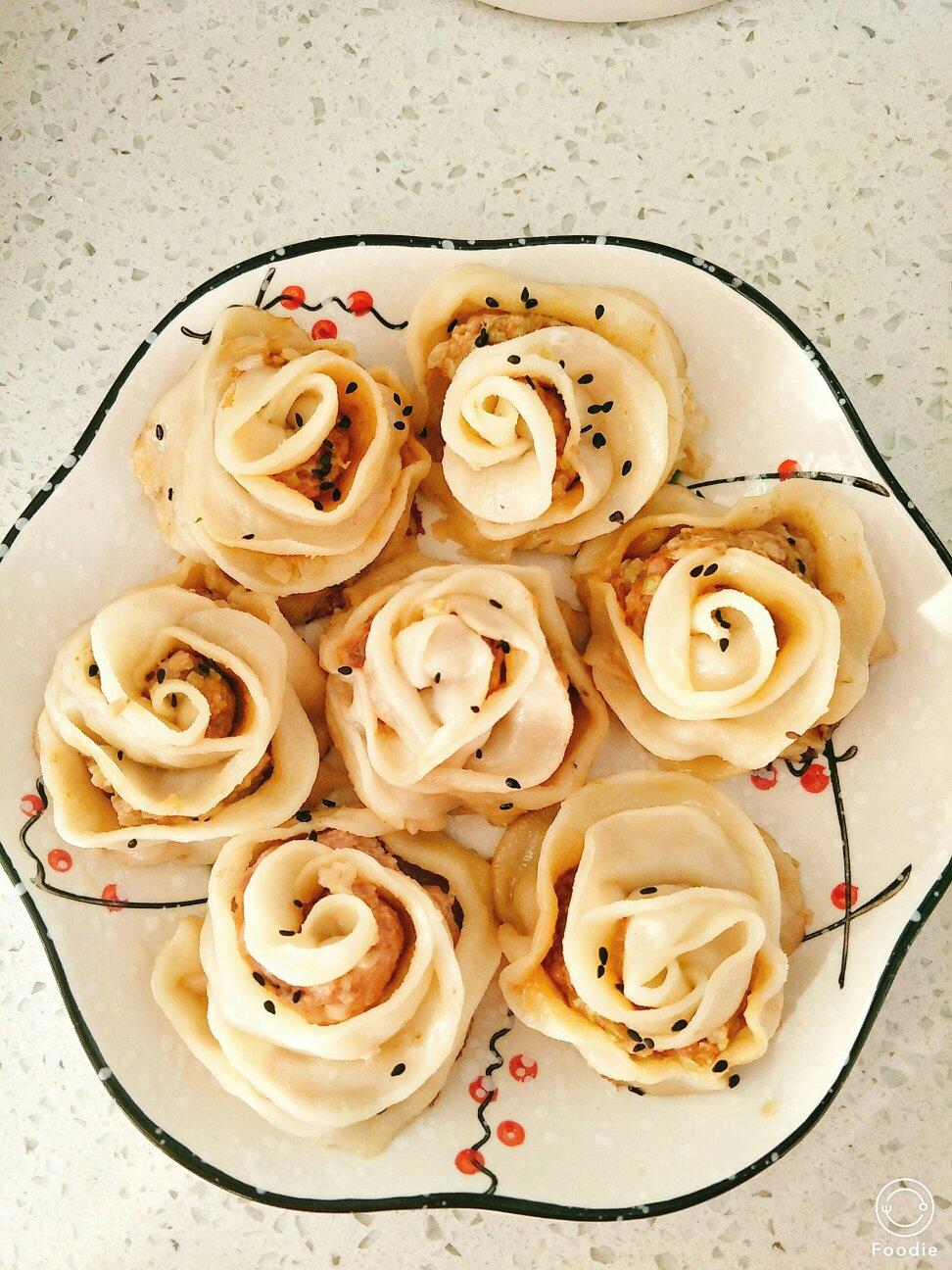 好看又好吃的《花式玫瑰煎饺》，据说这才是饺子的正确打开方式