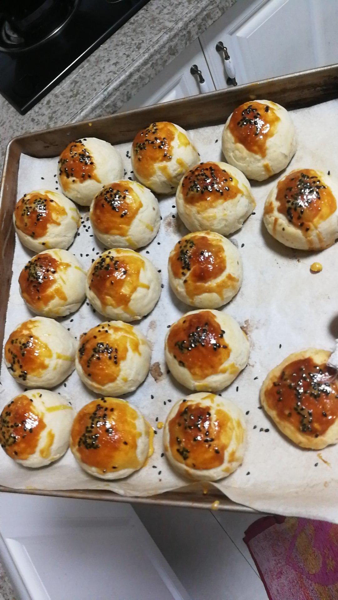 烫面法蛋黄酥