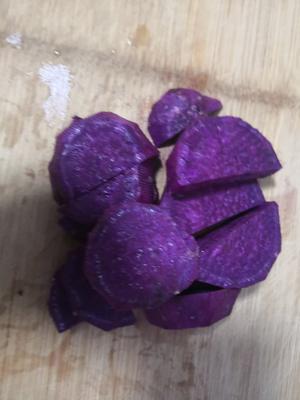 💯好吃的紫薯坚果馒头的做法 步骤1