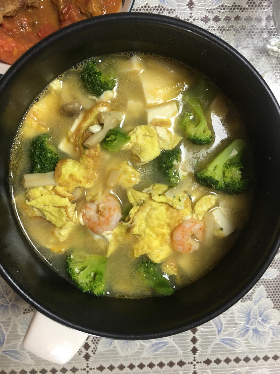 豆腐鲜虾菇菌汤
