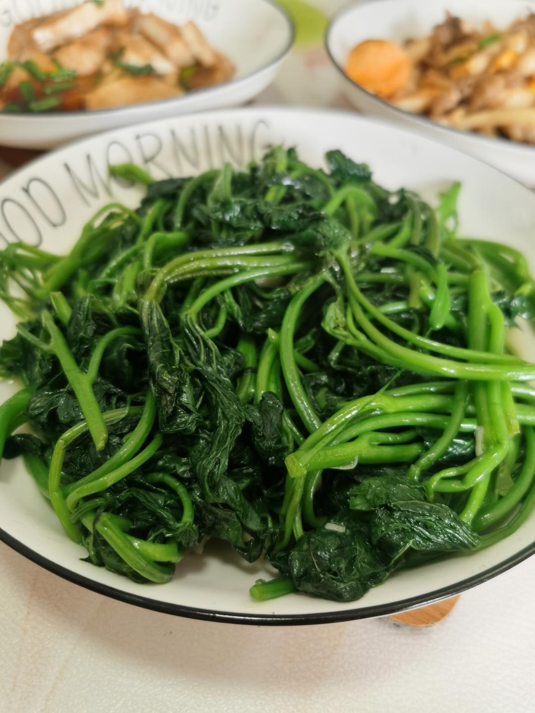 💥蒜蓉炒红薯叶