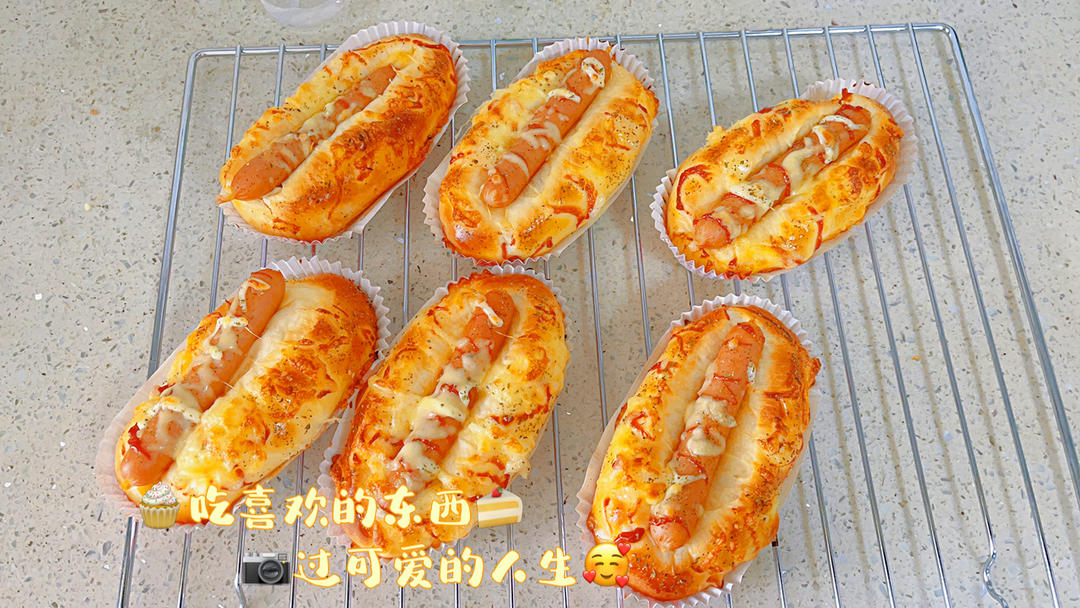 软fufu的经典肉松肠仔包