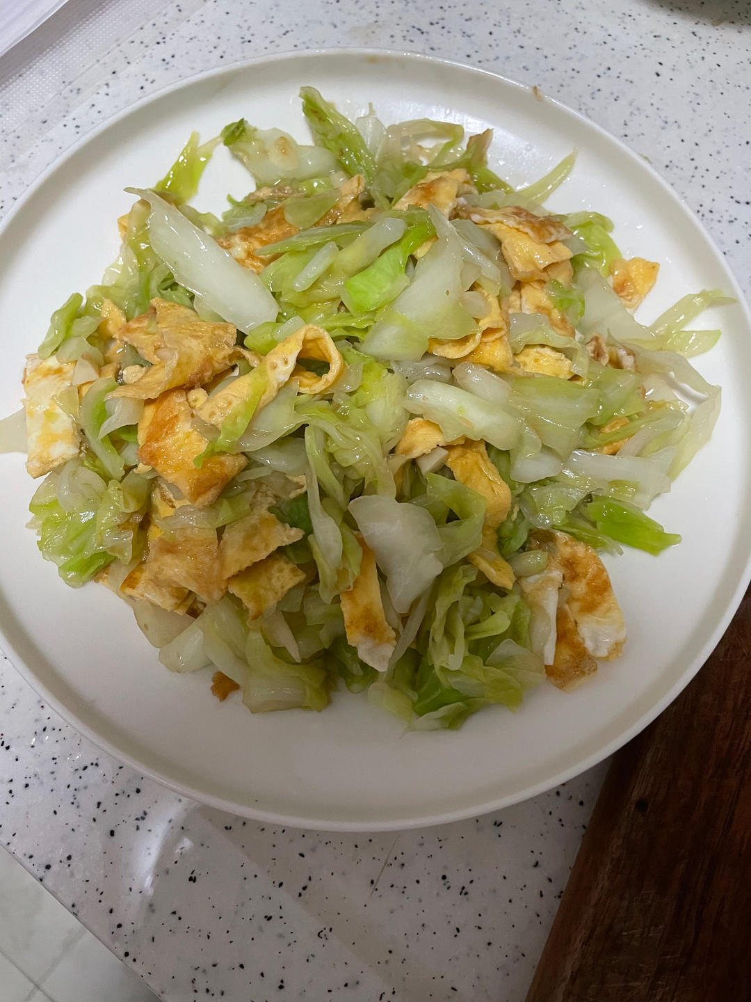 卷心菜烩蛋皮