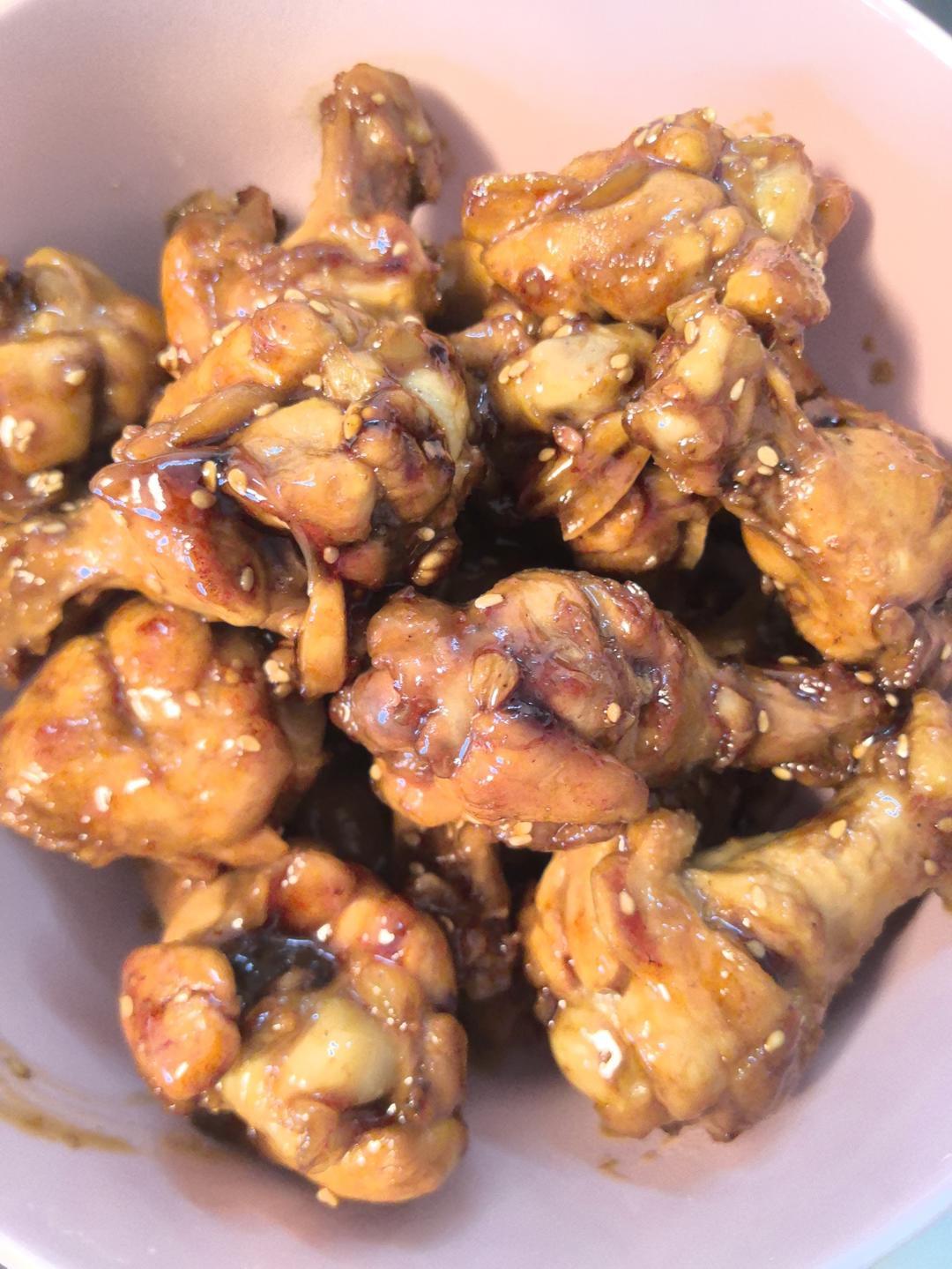 好吃到舔手指的「蒜香蜜汁鸡翅根」👍