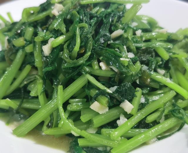 小美蒜蓉茼蒿菜的做法