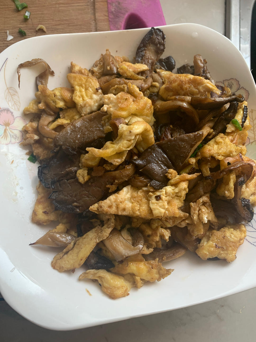 蘑菇炒鸡蛋	平菇这样炒，鲜美无比巨好吃