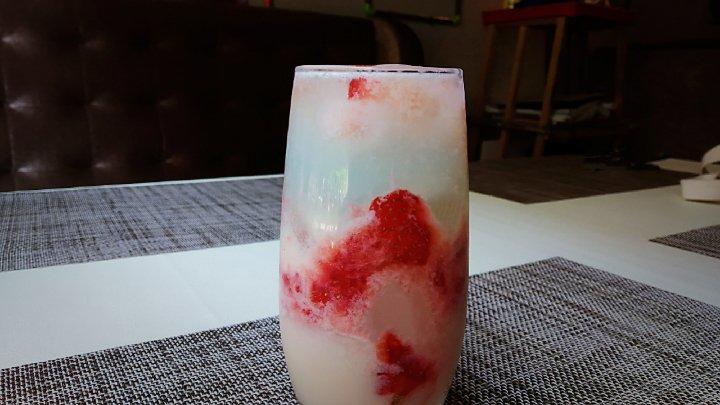 草莓微醺鸡尾酒