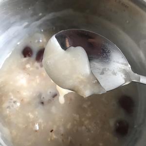 冬の黑糖姜枣燕麦粥的做法 步骤3