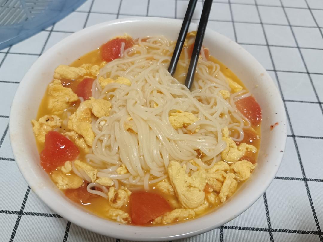 恨不得抱着锅舔的番茄鸡蛋面