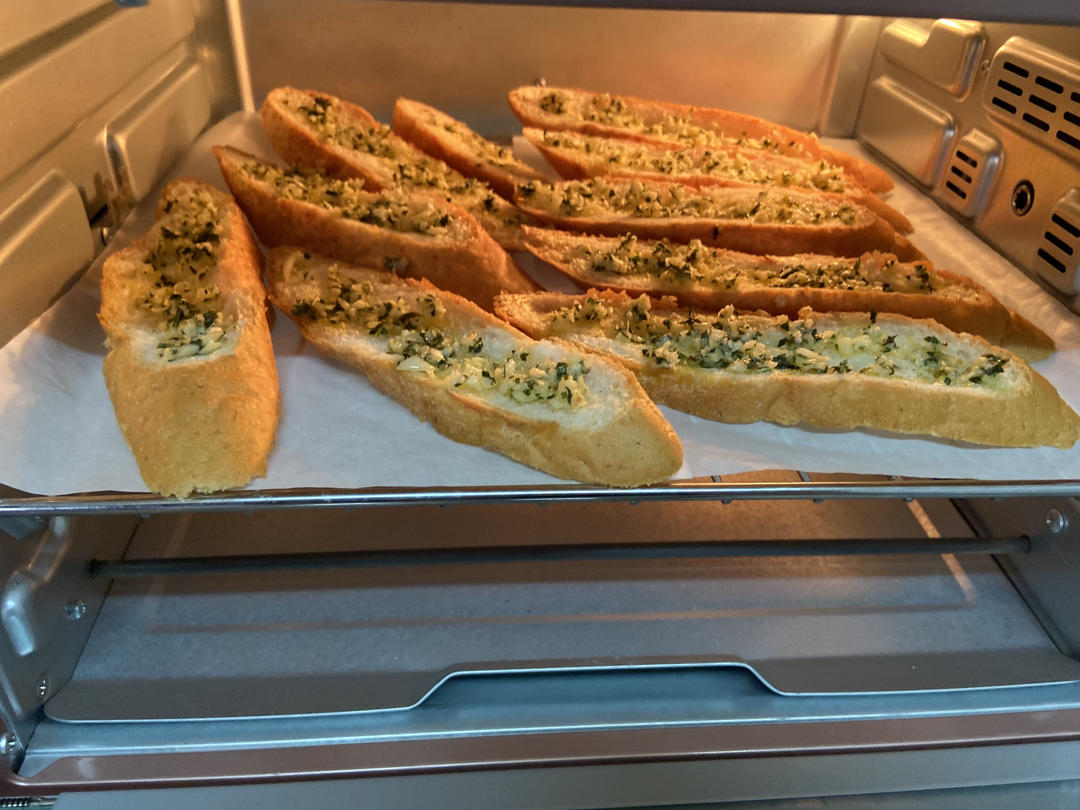「蒜香面包片」土司、法棍这样加工超好吃