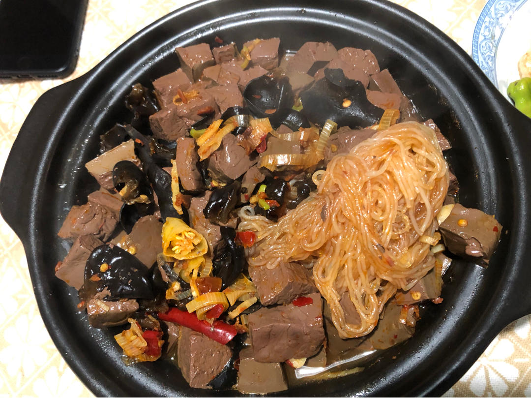香辣鸭血煲