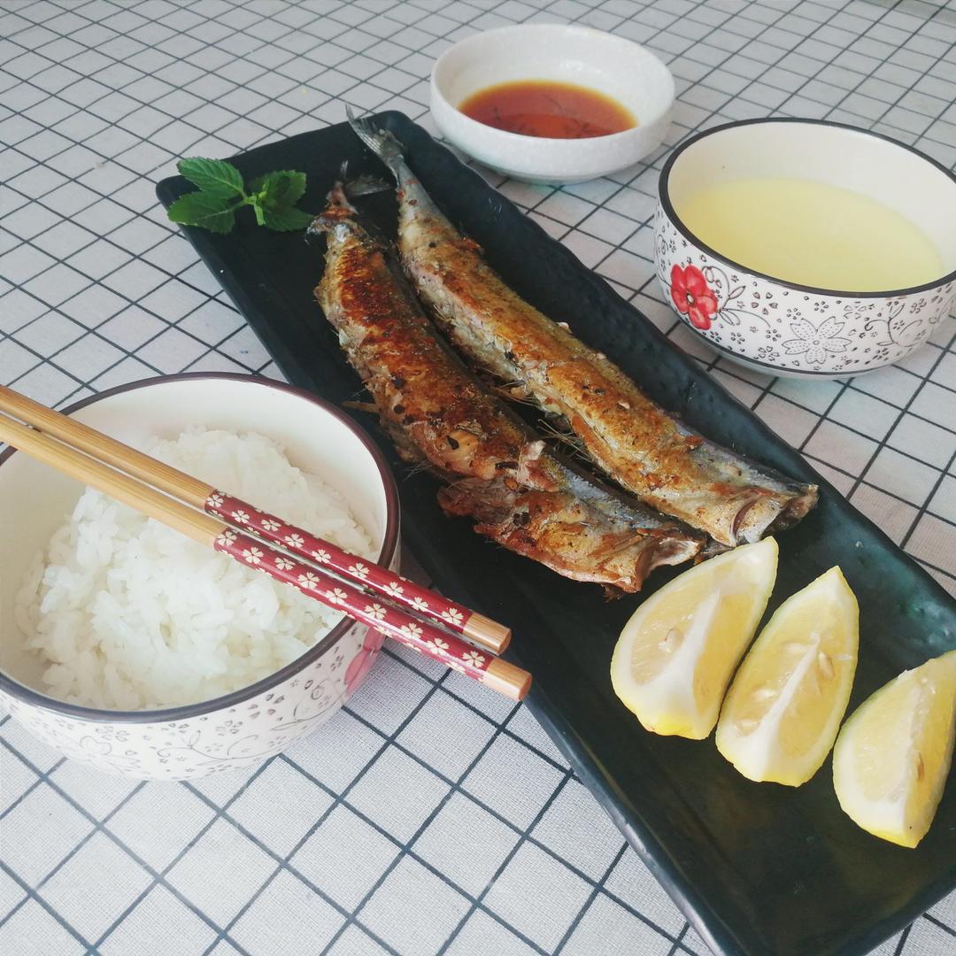 煎秋刀鱼